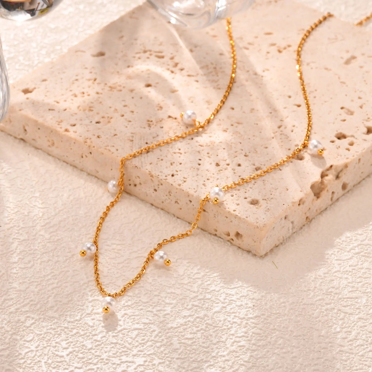 Collier ras-de-cou à perles