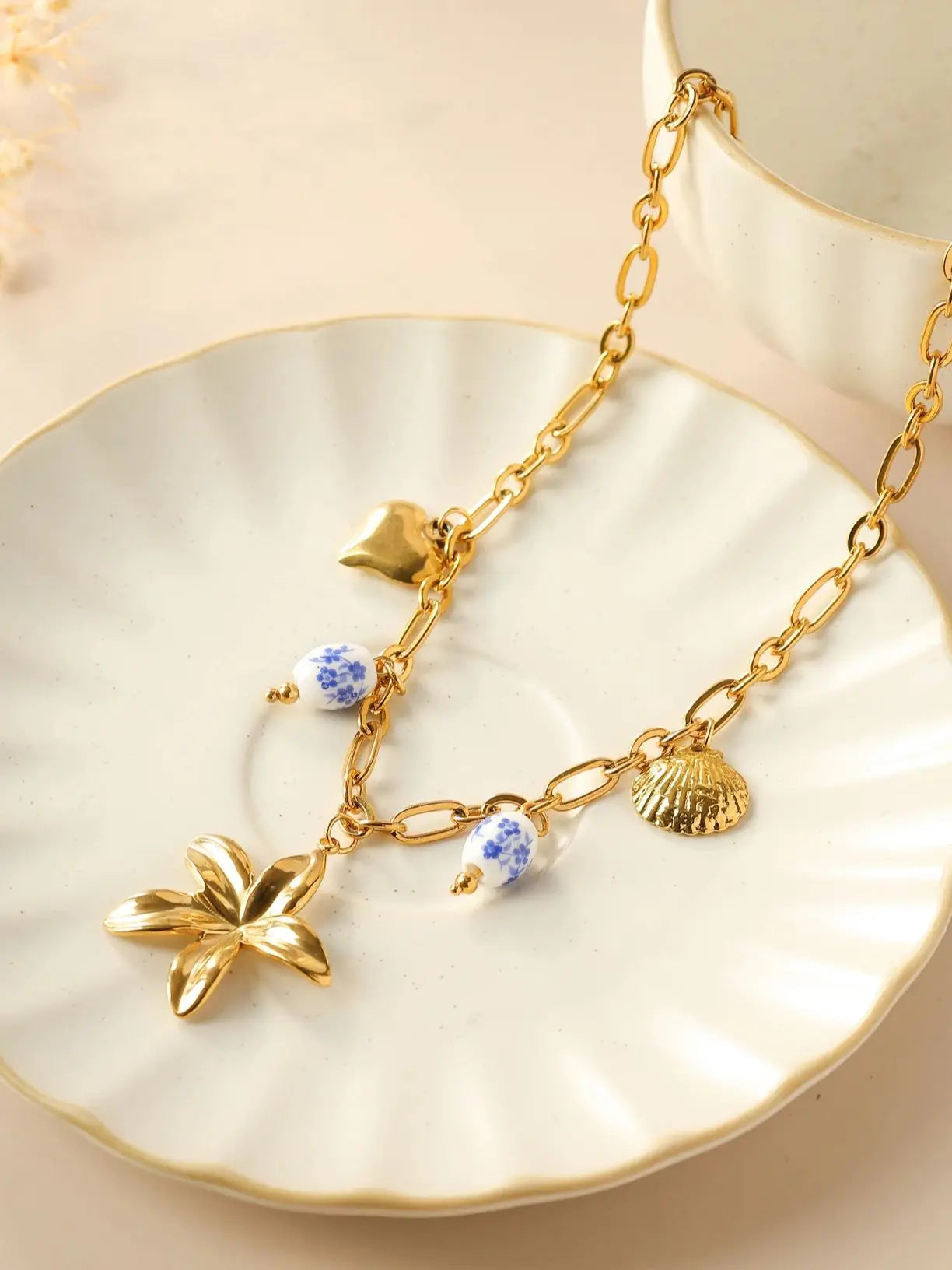 Collier Doré Pendentif Cœur Porcelaine Fleur